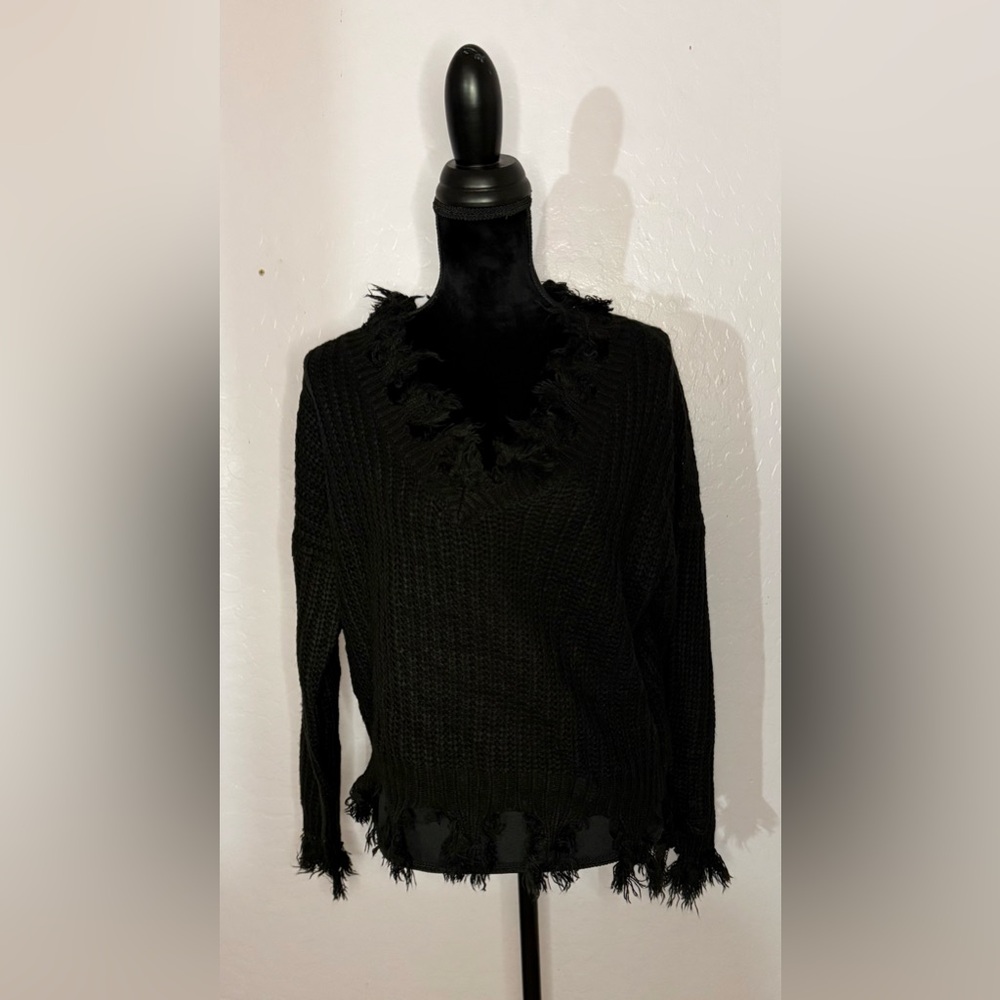 Fashion Nova Black and BRAND NEW Green V-Neck Sweater